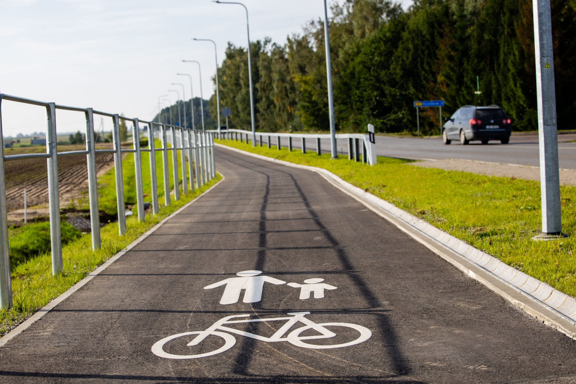 „Via Lietuva“: šiemet šalies keliuose bus įrengta ir atnaujinta apie 55 km pėsčiųjų ir dviračių takų