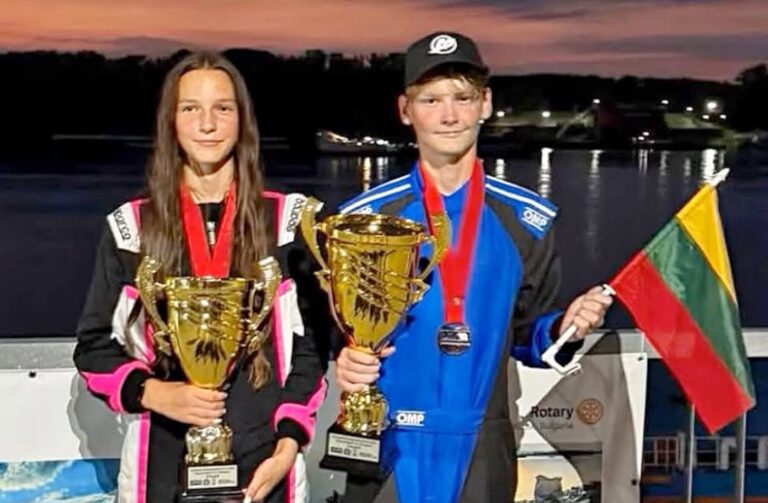 Dvigubas Lietuvos podiumas GT15 Europos čempionate: Elimantas Raziulis iškovojo sidabrą, Urtė Gedrimaitė – bronzą